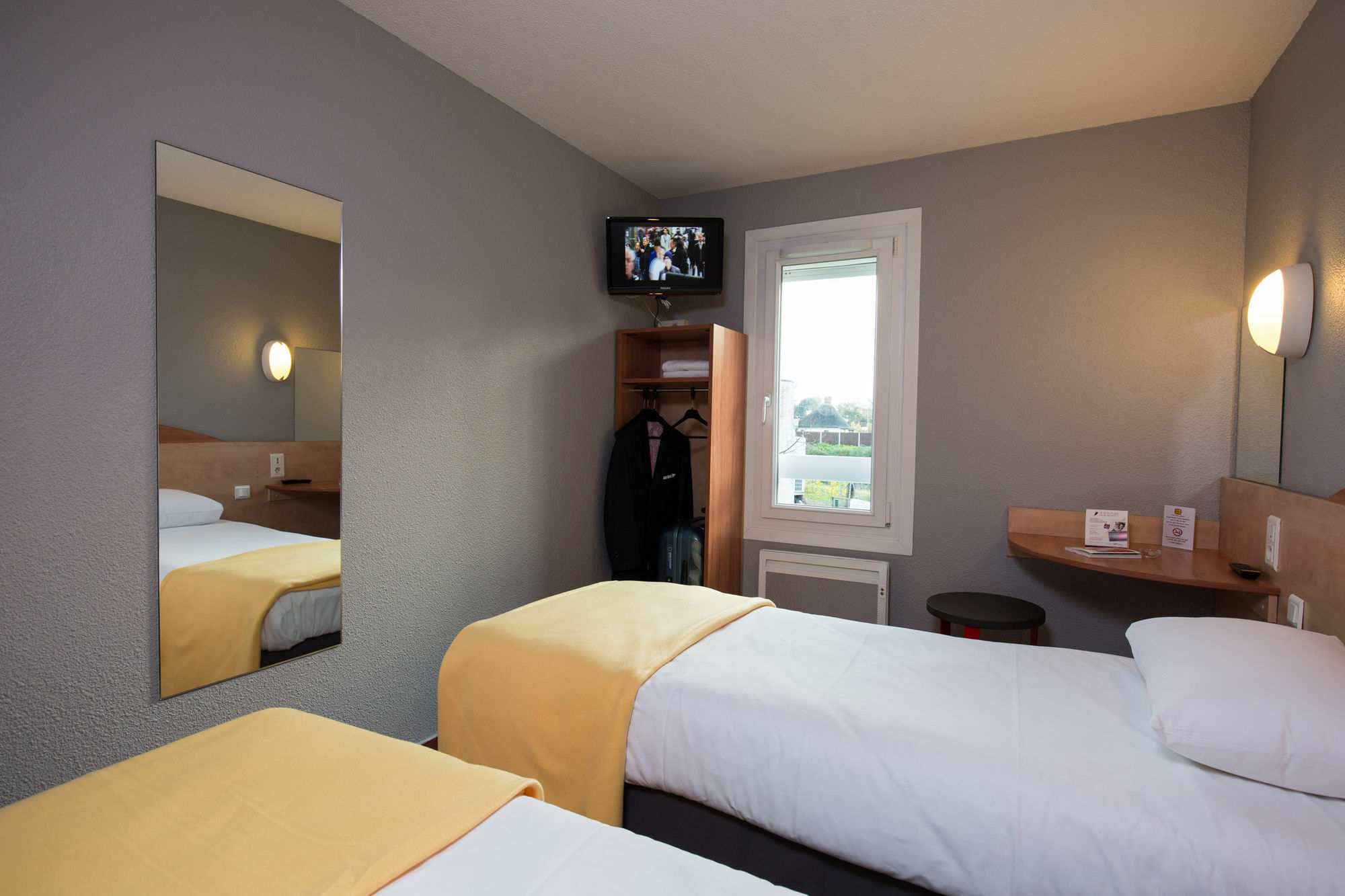 Kyriad Direct Orleans - La Chapelle St Mesmin Eksteriør bilde